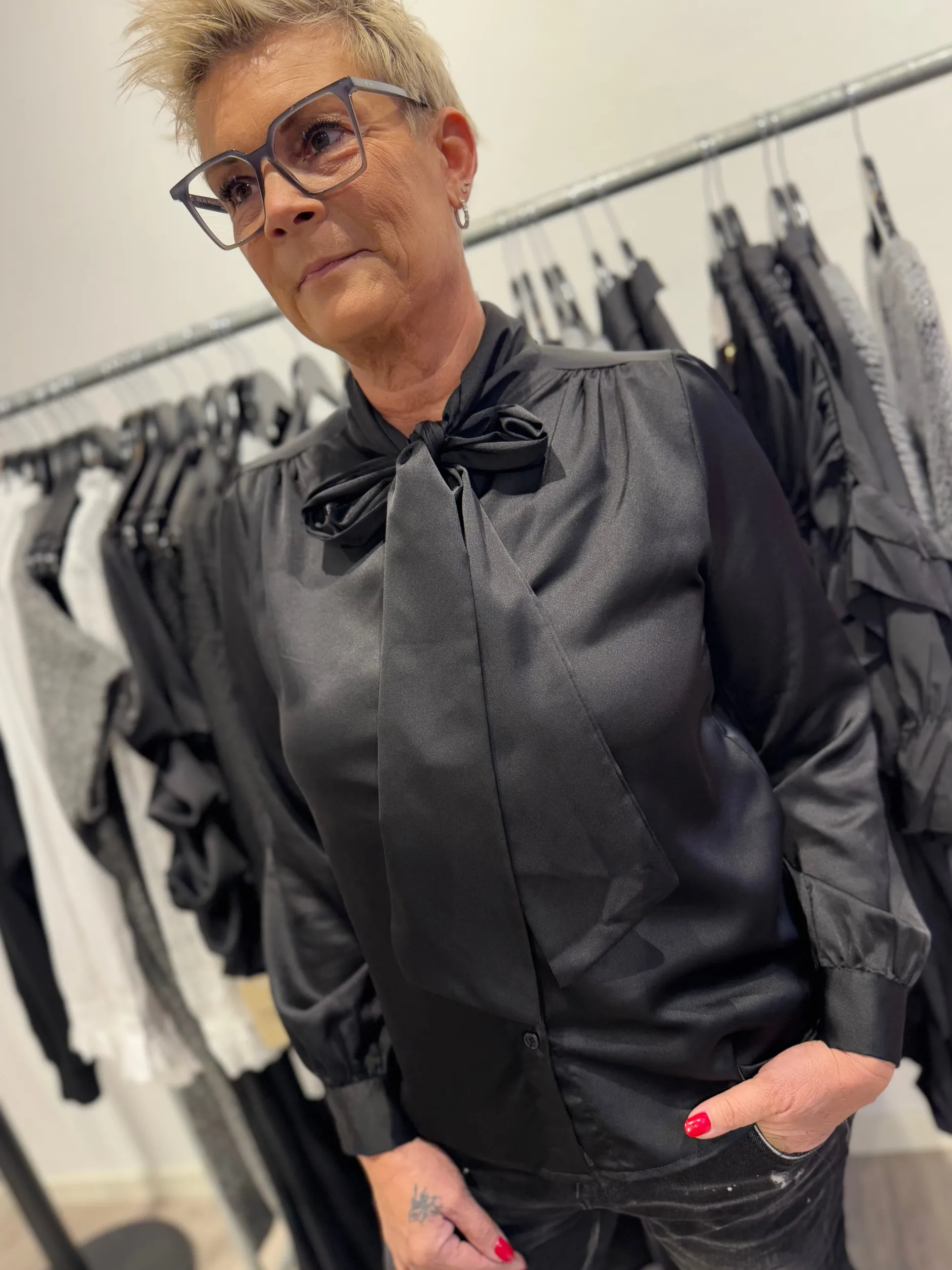 by_engbork_birdie_skjorte_0.webp New By Birdie skjorte bow Bluser | Skjorter
