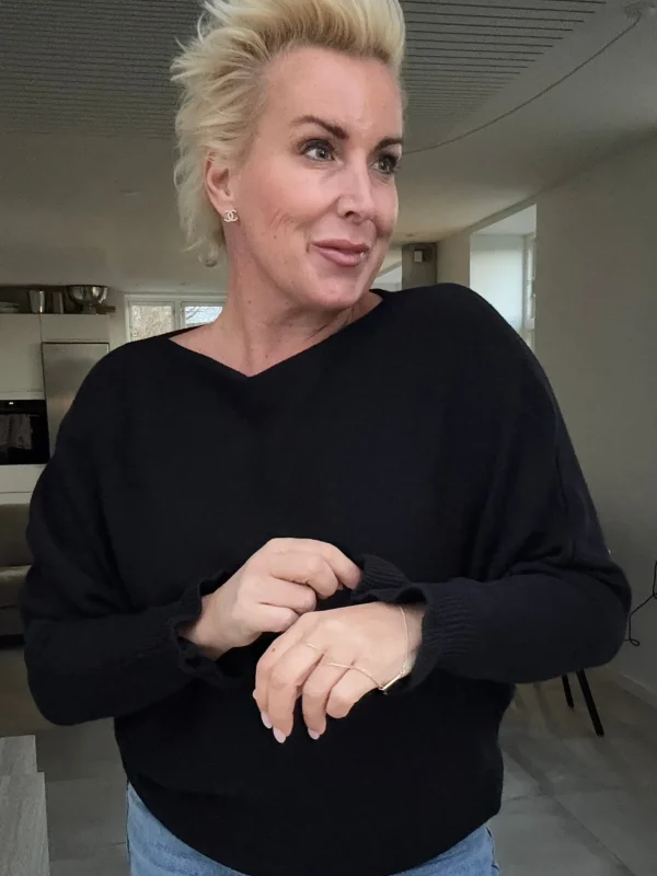 Online By Fina strik Strik