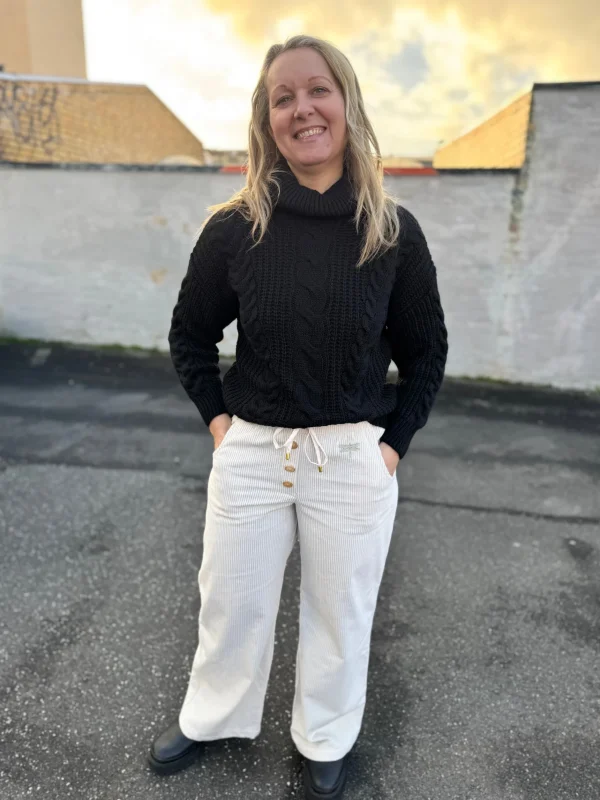 Online By Kylie strik Strik