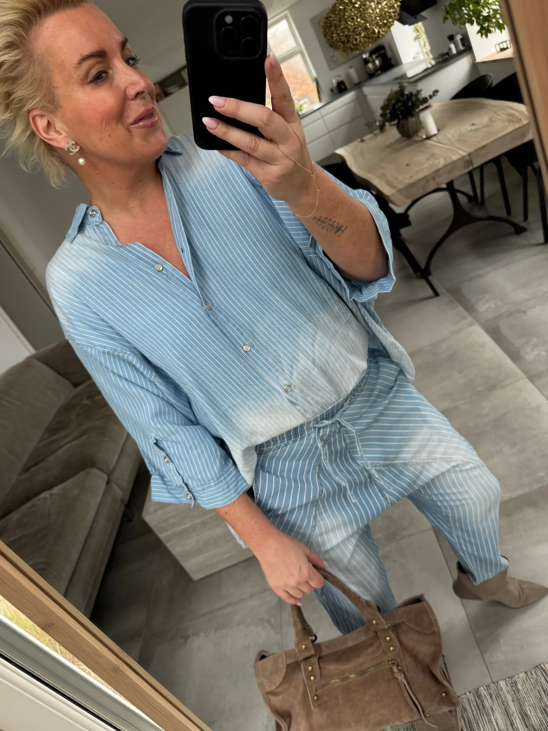by_engbork_mady_bukser_st_1.webp Discount By Mady bukser stripe denim light Bukser
