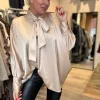 Clearance By Megan satin skjorte Bluser | Skjorter