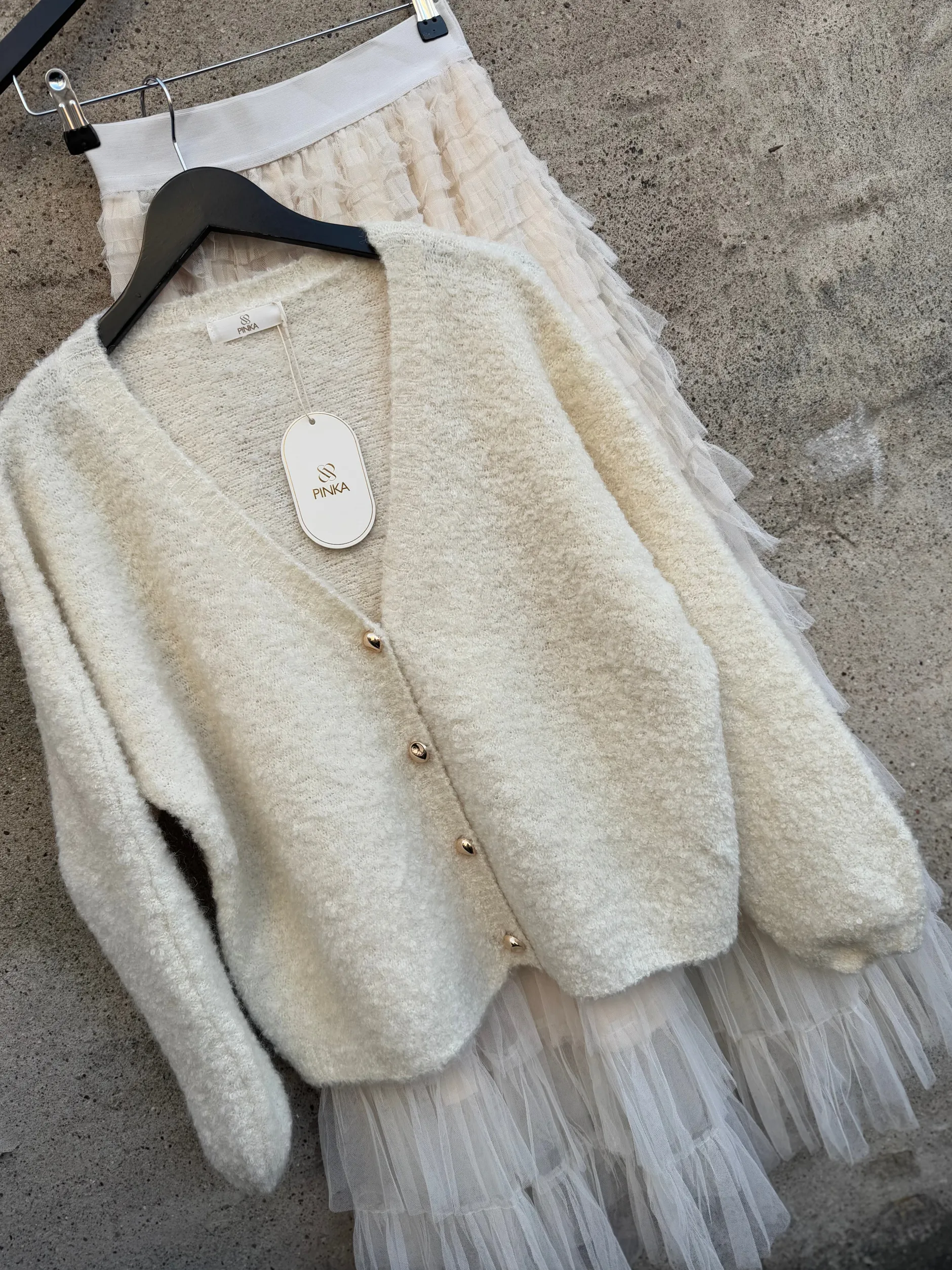 by_engbork_monika_cardiga_1.webp Best By Monika cardigan Cardigans | Strik