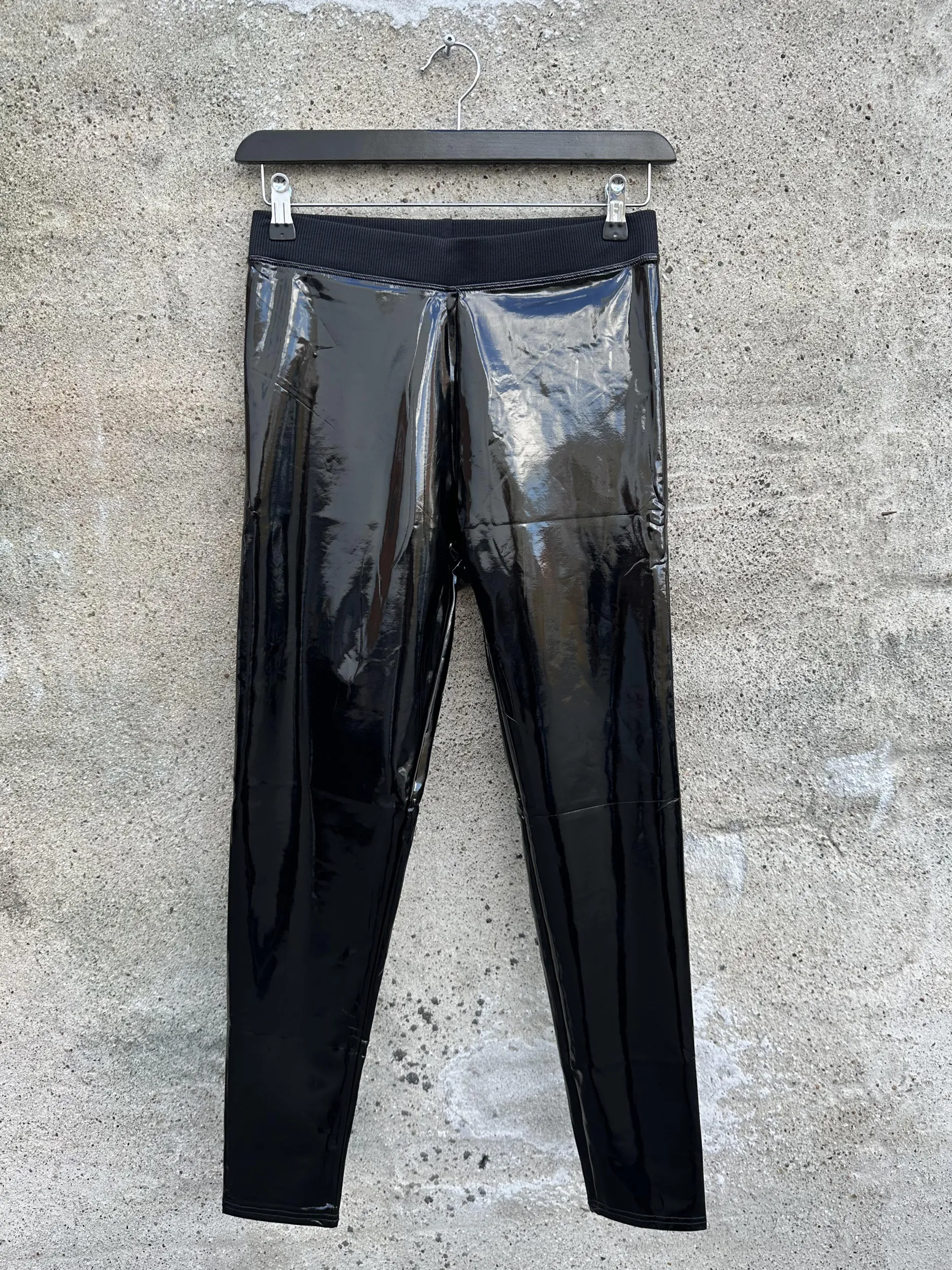 by_engbork_you__me_pu_leg_2.webp Outlet By You & Me PU leggins Leggins