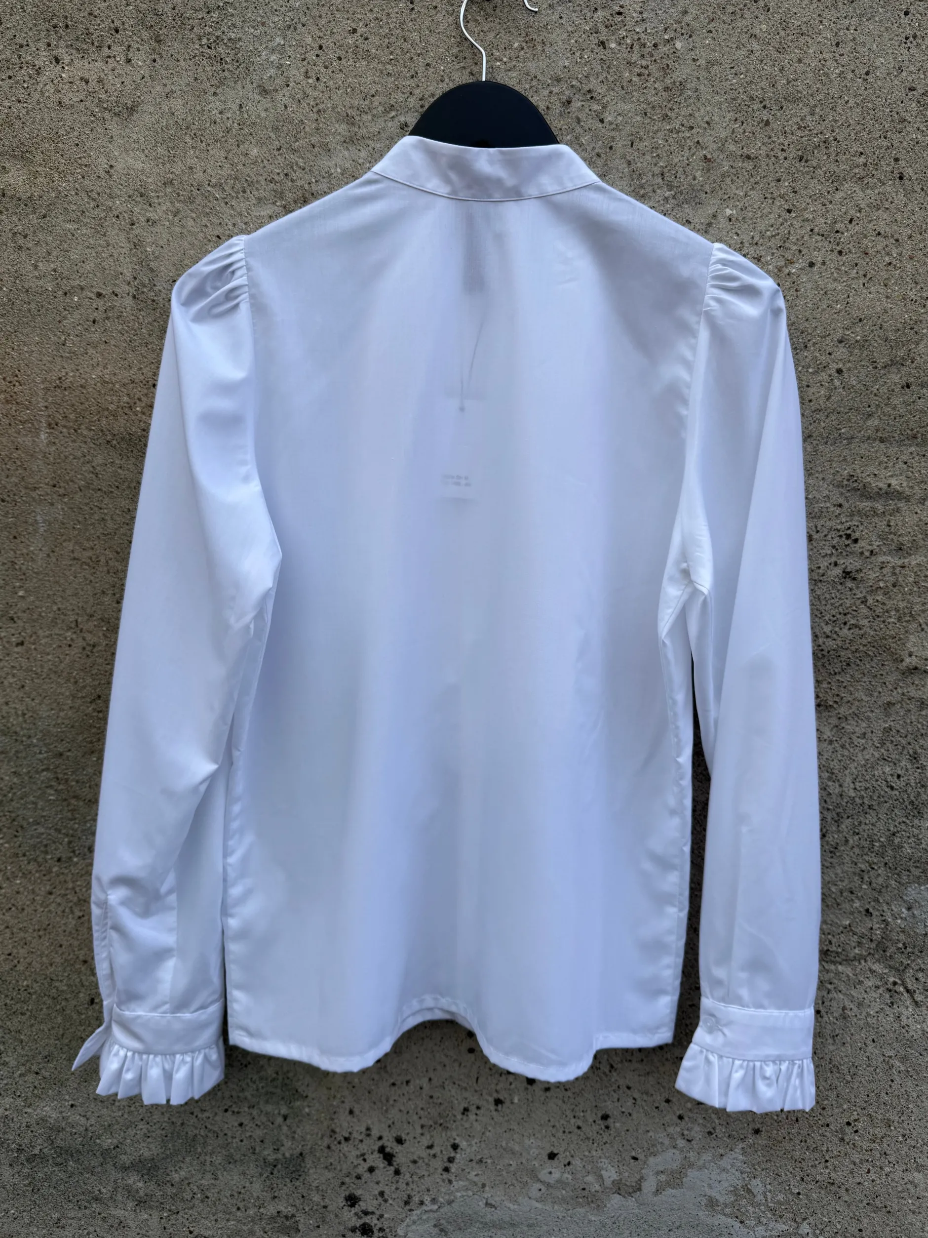 design_by_laerke_queen_ru_1.webp Sale Queen ruffle shirt Bluser | Skjorter