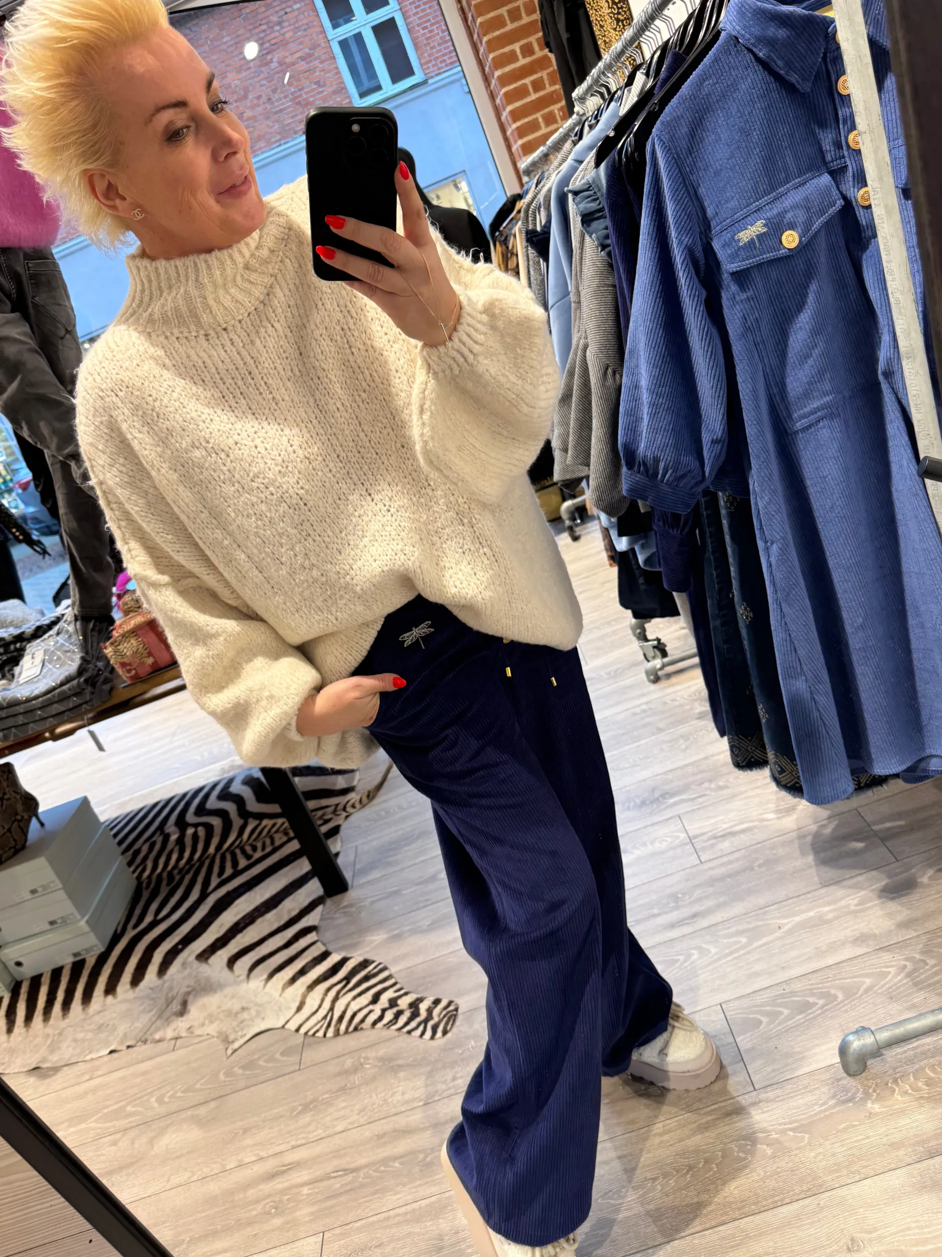 gaspar__honolulu_bukser_c_15.webp Fashion 2407919 Honolulu bukser corduroy Bukser