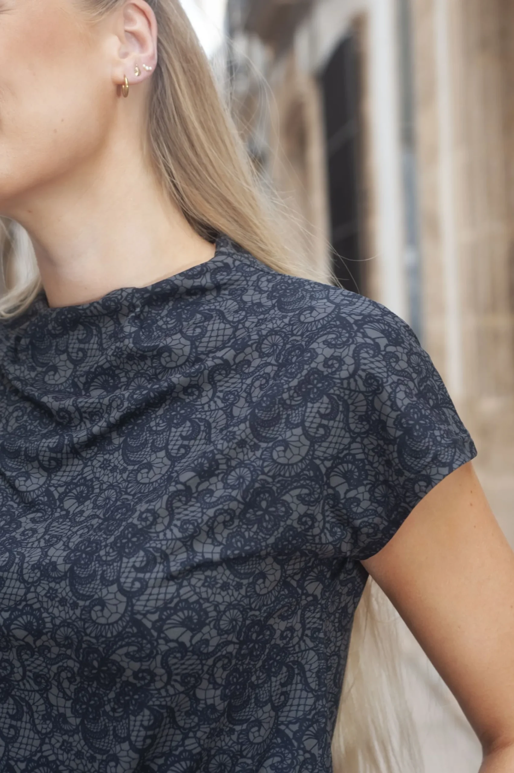 liberte__alma_top_turtle__2.webp Online Liberte 9501 Alma top turtle T-Shirts | Strømper