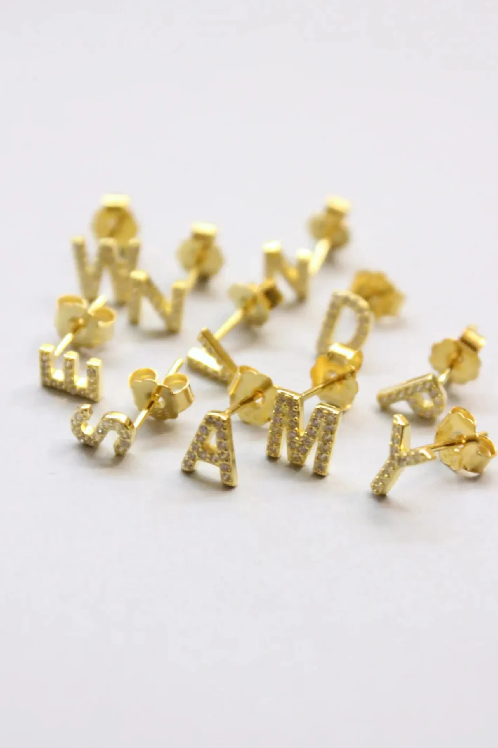 pico_m_alphabet_crystal_s_5-1.webp Fashion M01014 Alphabet crystal stud gold F Smykker