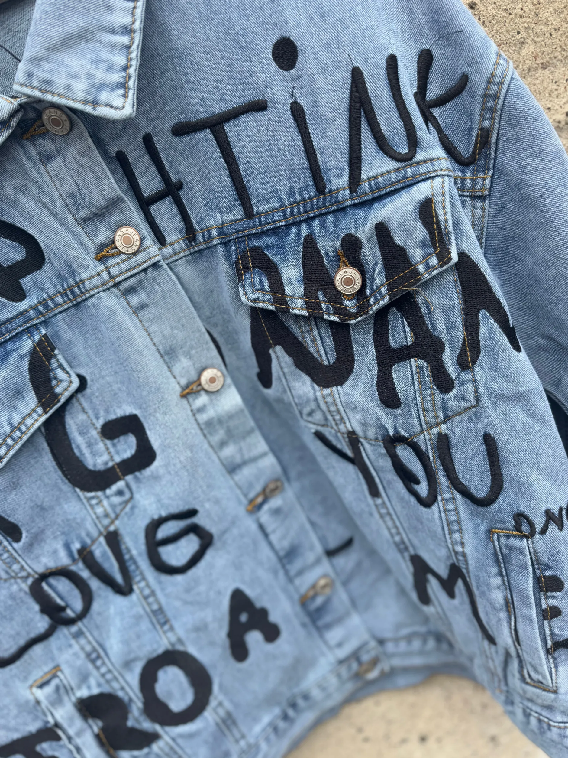 qnuz__sabrina_jakke_denim_2.webp Discount 9925 Sabrina jakke denim embrodery Overtøj