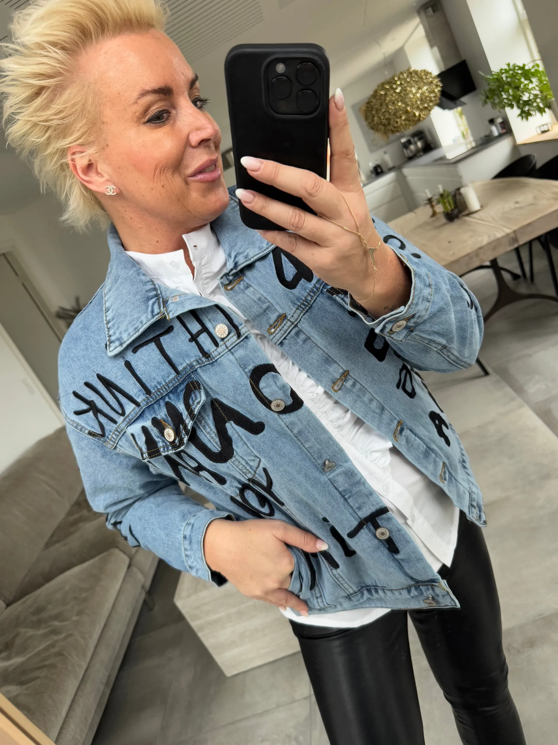 qnuz__sabrina_jakke_denim_5.webp Discount 9925 Sabrina jakke denim embrodery Overtøj